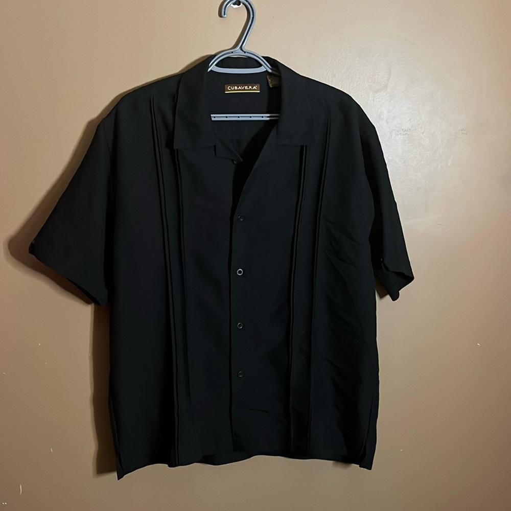 😄Black short sleeve dress shirt.  B5
